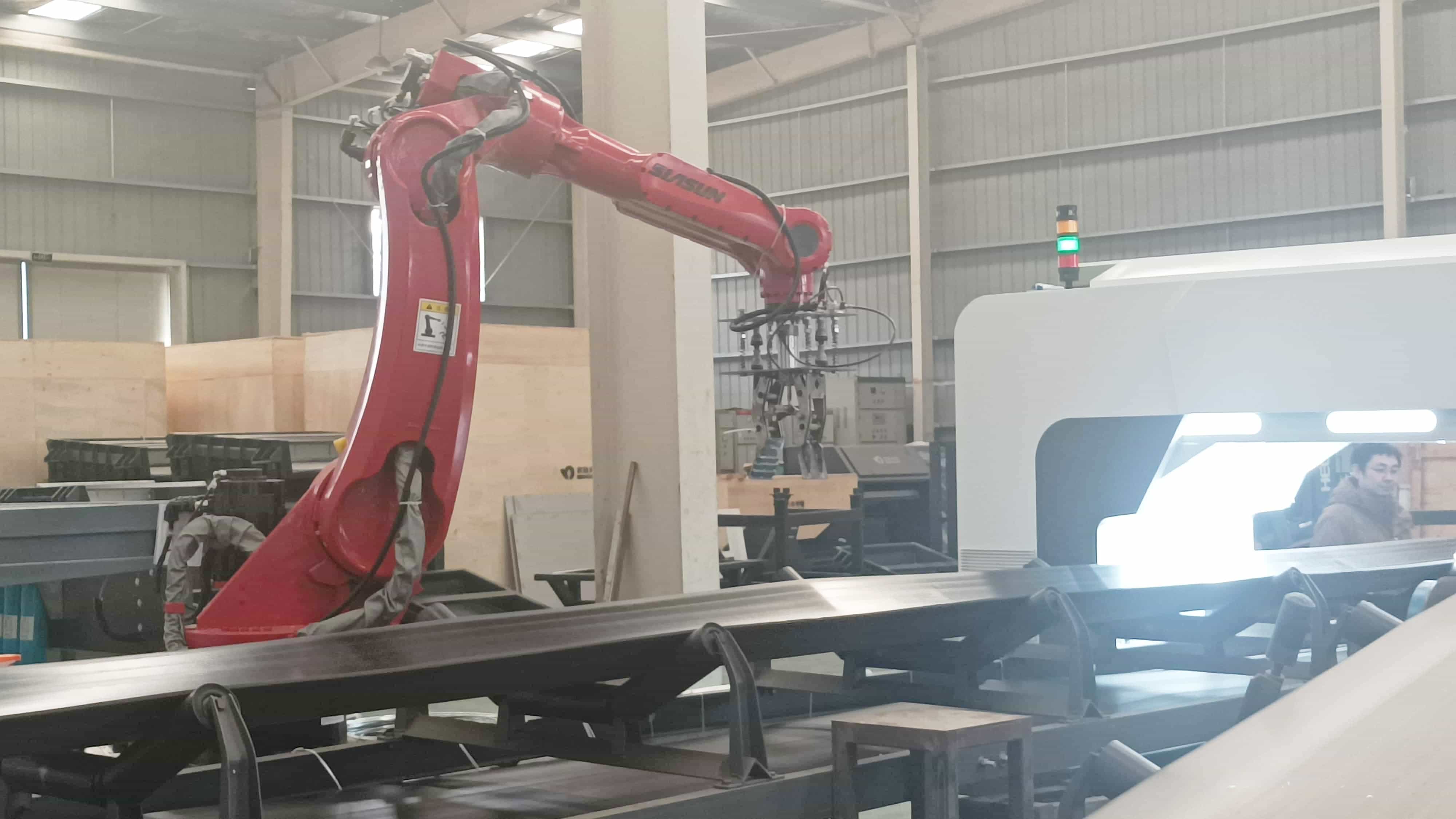 Робототехника и автоматизация: новые роботы повышают эффективность обработки материалов